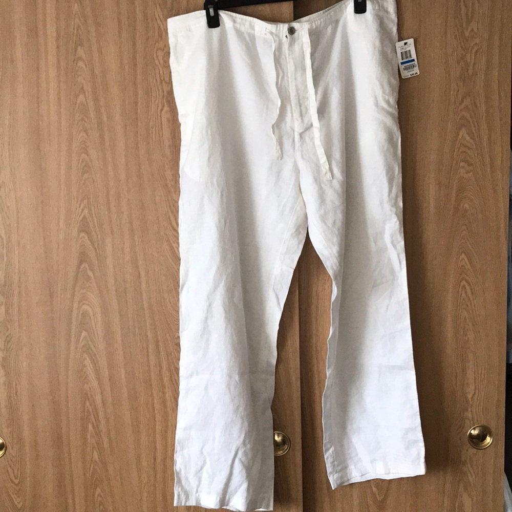 White XL loose fit pants.